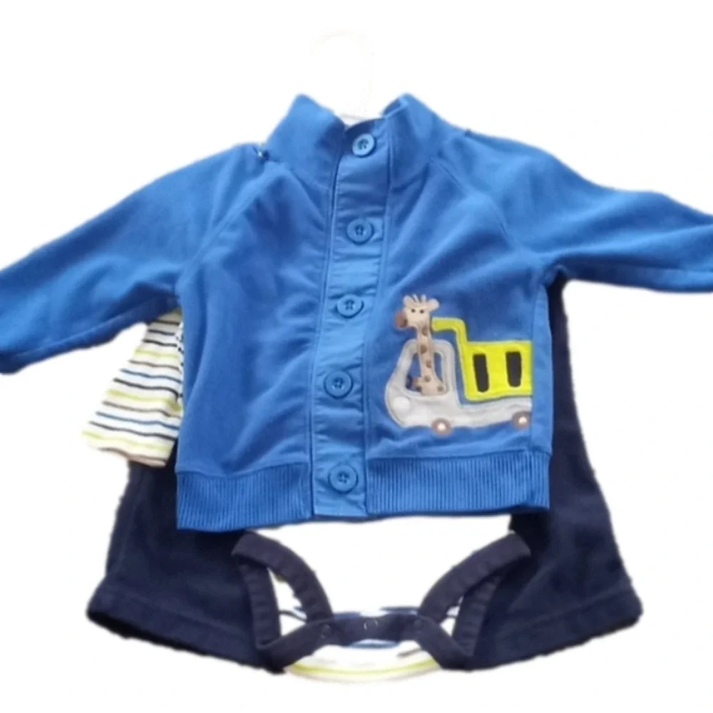 Nwot..carter's 3 pc Set- size 12 mos.
